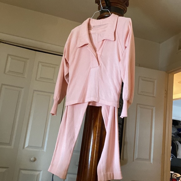 Pink 2 PCs jogger hard to discribe - Picture 7 of 8